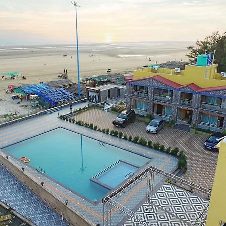 Goa Beach Resort On Beach Мандармони Екстериор снимка