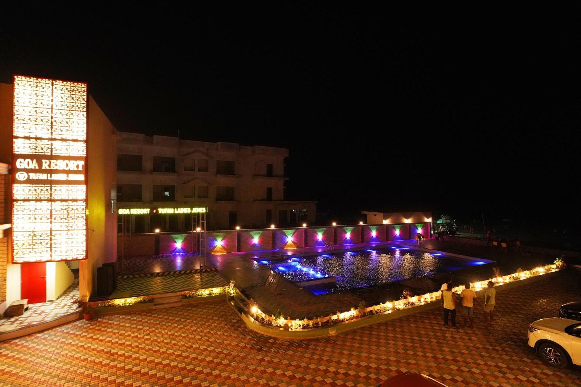 Goa Beach Resort On Beach Мандармони Екстериор снимка