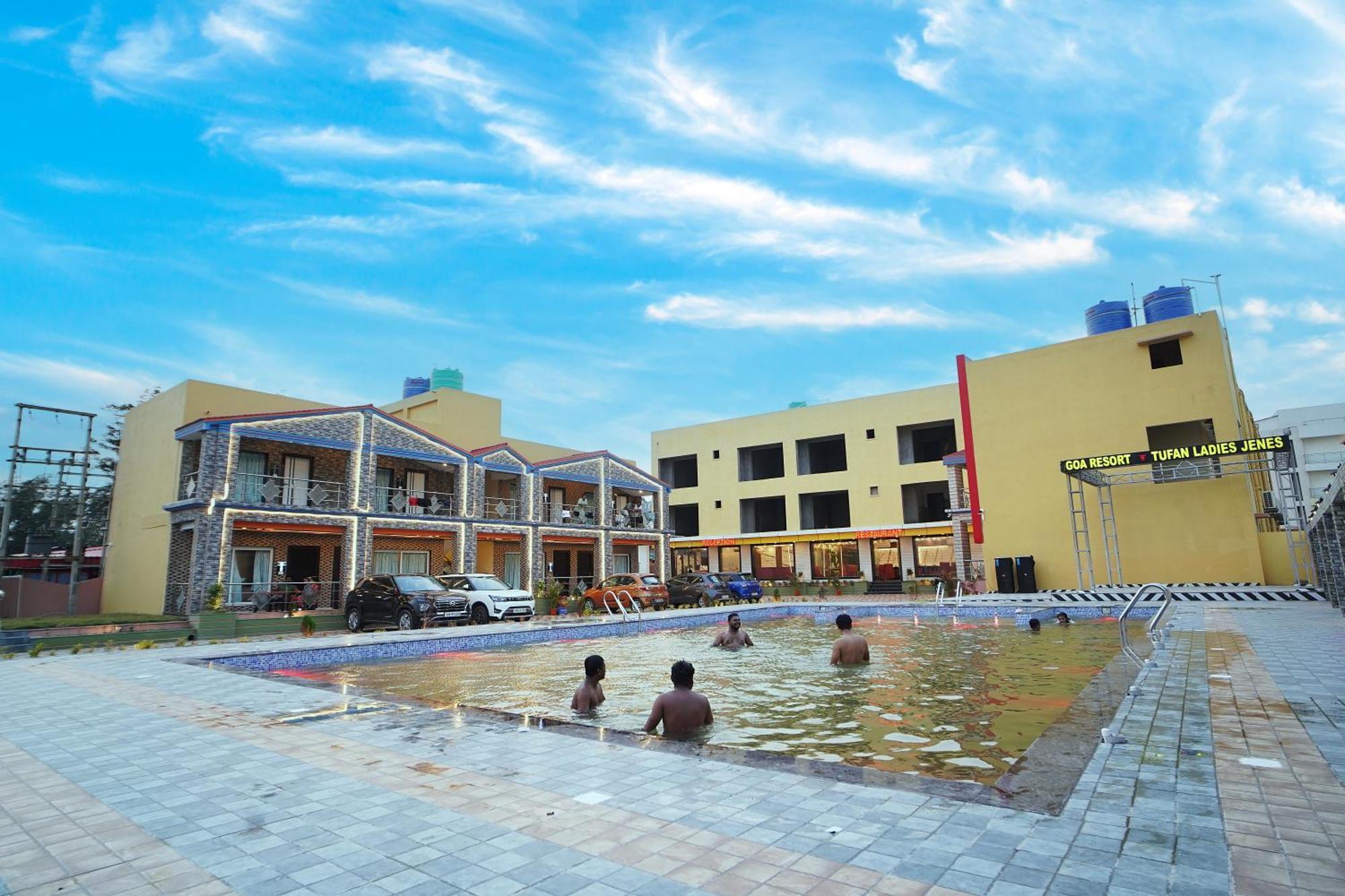 Goa Beach Resort On Beach Мандармони Екстериор снимка